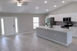 3528 NE 17th Pl, Cape Coral, FL 33909 - Photo 3