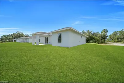 1021 Pilgrim St E, Lehigh Acres, FL 33974 - Photo 33