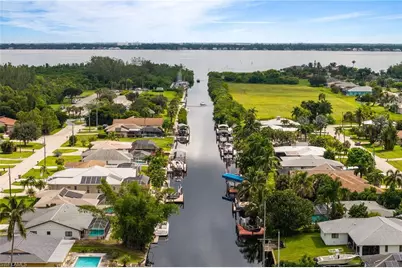 2213 SE 16th St, Cape Coral, FL 33990 - Photo 5