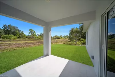 1025 Pilgrim St E, Lehigh Acres, FL 33974 - Photo 31