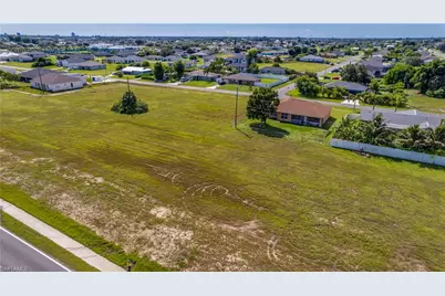 1312 Diplomat Pkwy E, Cape Coral, FL 33909 - Photo 5