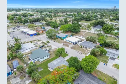 1527 Gardenia Ave, Fort Myers, FL 33916 - Photo 3