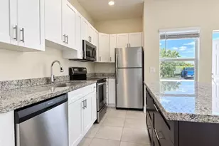 3325 SW 8th Pl, Cape Coral, FL 33914 - Photo 5