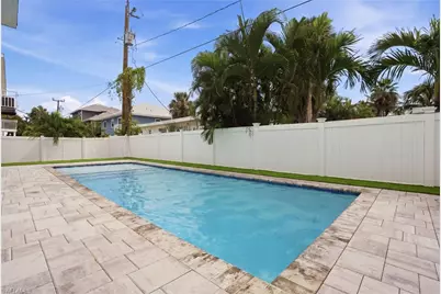 250 Pearl St, Fort Myers Beach, FL 33931 - Photo 29