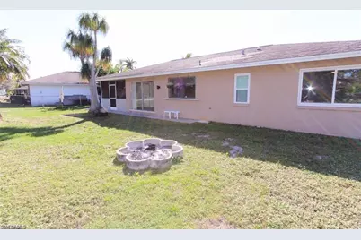 1329 Torreya Cir, North Fort Myers, FL 33917 - Photo 17