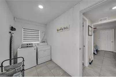 1032 NE Pine Island Ln, Cape Coral, FL 33909 - Photo 17