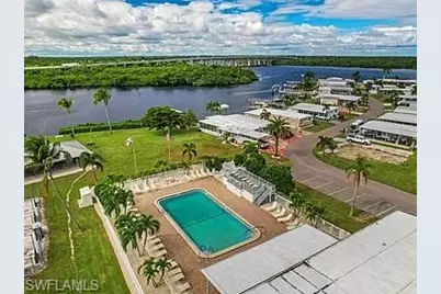 323 Shoreland Dr, Fort Myers, FL 33905 - Photo 7