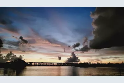 323 Shoreland Dr, Fort Myers, FL 33905 - Photo 5