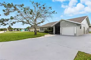 728 Tower Dr, Cape Coral, FL 33904 - Photo 5