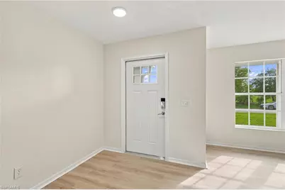 906 SW 7th Ct, Cape Coral, FL 33991 - Photo 7