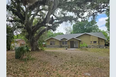 140 S Davis St, Labelle, FL 33935 - Photo 1