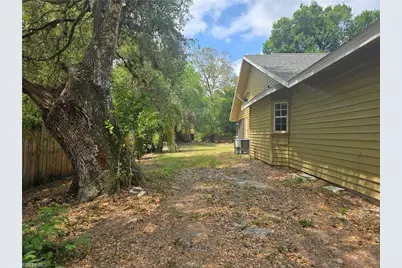 140 S Davis St, Labelle, FL 33935 - Photo 5