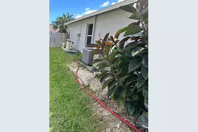 3933 SW 25th Pl, Cape Coral, FL 33914 - Photo 3