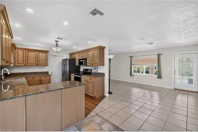 11030 McGregor Blvd, Fort Myers, FL 33919 - Photo 13