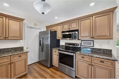 11030 McGregor Blvd, Fort Myers, FL 33919 - Photo 15