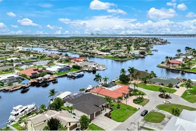 2047 SE 28th Ter, Cape Coral, FL 33904 - Photo 15