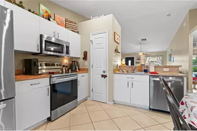 3630 NE 11th Pl, Cape Coral, FL 33909 - Photo 11