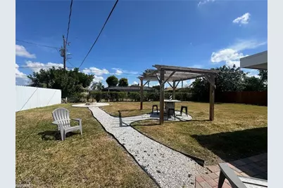 723 Sabur Ct, Cape Coral, FL 33904 - Photo 17