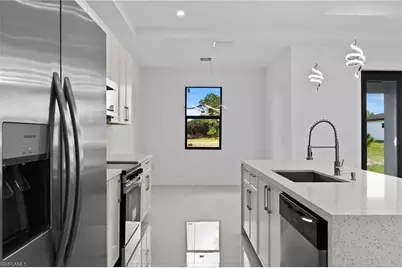 841 Bianca Ave S, Lehigh Acres, FL 33974 - Photo 9