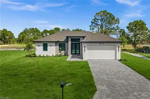 843 Bianca Ave S, Lehigh Acres, FL 33974 - Photo 3