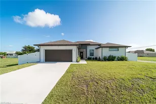 927 NE 18th St, Cape Coral, FL 33909 - Photo 1