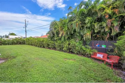 231 SW Trafalgar Pkwy, Cape Coral, FL 33991 - Photo 31
