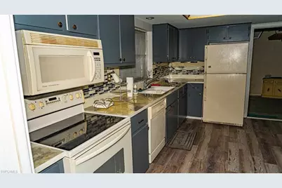 5541 Westwind Ln, Fort Myers, FL 33919 - Photo 7