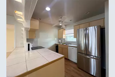 4305 Island Cir #4, Fort Myers, FL 33919 - Photo 7