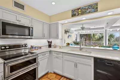 5312 Ladyfinger Lake Rd, Sanibel, FL 33957 - Photo 13