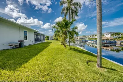 3812 SE 16th Pl, Cape Coral, FL 33904 - Photo 35