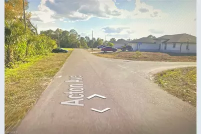 818 Acton Ave, Lehigh Acres, FL 33971 - Photo 5