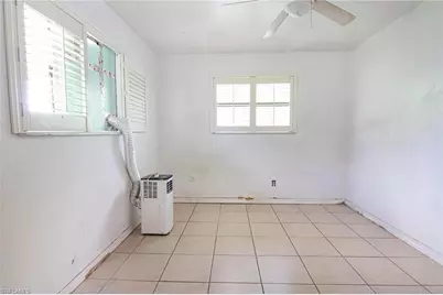 179 SE 4th St, Cape Coral, FL 33990 - Photo 11