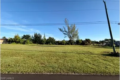 315 SE 29th Ter, Cape Coral, FL 33904 - Photo 1