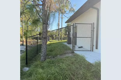 712 Bumby St E, Lehigh Acres, FL 33974 - Photo 31