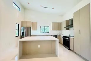 712 Bumby St E, Lehigh Acres, FL 33974 - Photo 5