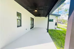 712 Bumby St E, Lehigh Acres, FL 33974 - Photo 25