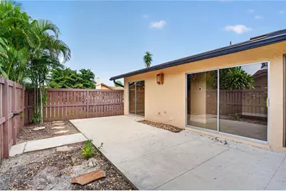 6305 Royal Woods Dr, Fort Myers, FL 33908 - Photo 5