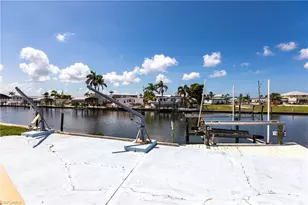 3913 Dewberry Ln, Saint James City, FL 33956 - Photo 7