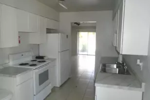 636 SE 13th Ct, Cape Coral, FL 33990 - Photo 3