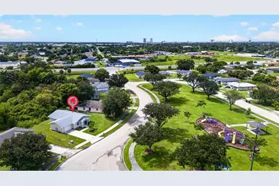 3656 Suntrust Dr, Fort Myers, FL 33916 - Photo 27