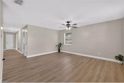 3656 Suntrust Dr, Fort Myers, FL 33916 - Photo 5
