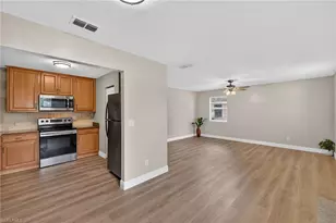 3656 Suntrust Dr, Fort Myers, FL 33916 - Photo 9