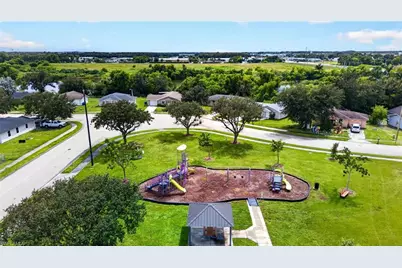 3656 Suntrust Dr, Fort Myers, FL 33916 - Photo 25