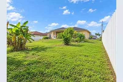 2702 37th St SW, Lehigh Acres, FL 33976 - Photo 9