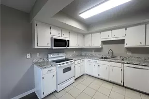 639 SE 13th Ave, Cape Coral, FL 33990 - Photo 5