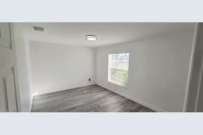 541 NW 18th Ave, Cape Coral, FL 33993 - Photo 3