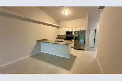 526 NE 25th Ave, Cape Coral, FL 33909 - Photo 3