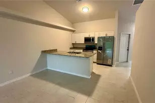 526 NE 25th Ave, Cape Coral, FL 33909 - Photo 3