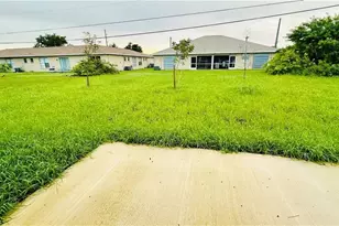 526 NE 25th Ave, Cape Coral, FL 33909 - Photo 23