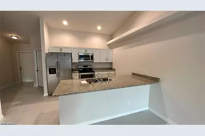 526 NE 25th Ave, Cape Coral, FL 33909 - Photo 9